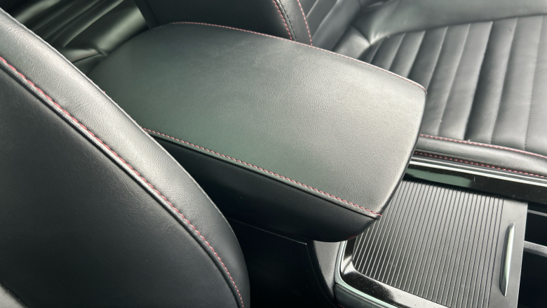 MG Hs 1.5 T-GDI Exclusive 5dr DCT Petrol Hatchback